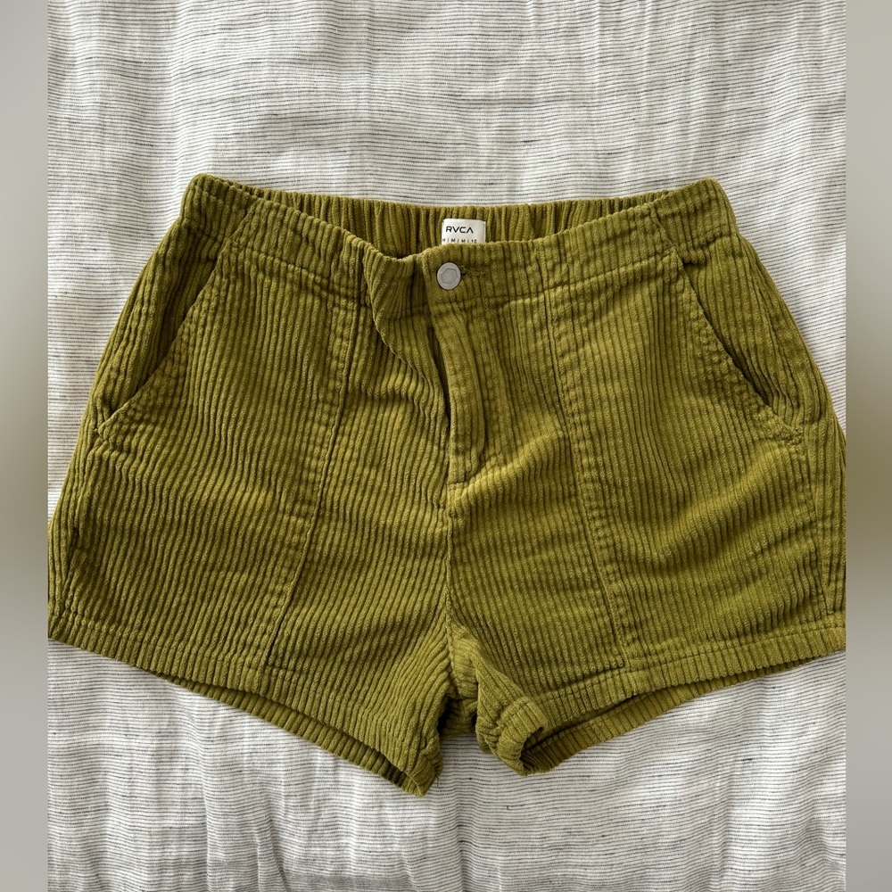 Womens RVCA corduroy shorts. Medium. Green.